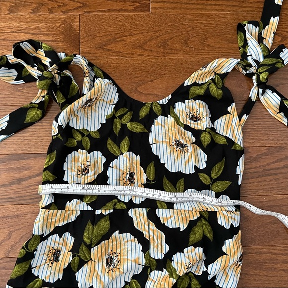 /Forever 21/ Jumpsuit wide pant open back - Picture 9 of 10